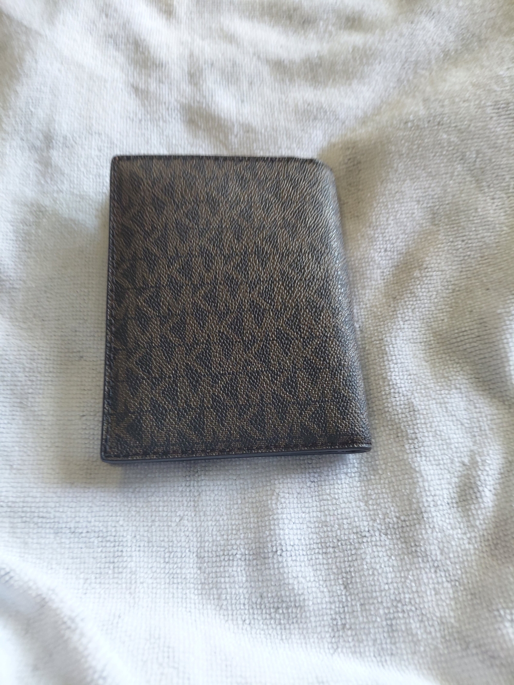 Michael Kors Brown Signature Logo Card & Passport Holder - Picture 3 of 3